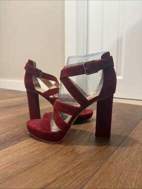 BRAND NEW ! • Vince Camuto Suede Strappy High Block Heels (8.5)